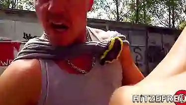 Немецкий порно блогер со шлюхой