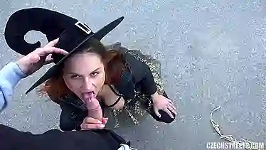 Видео чешские свингеры часто ебут хуями девушек за деньги на улице